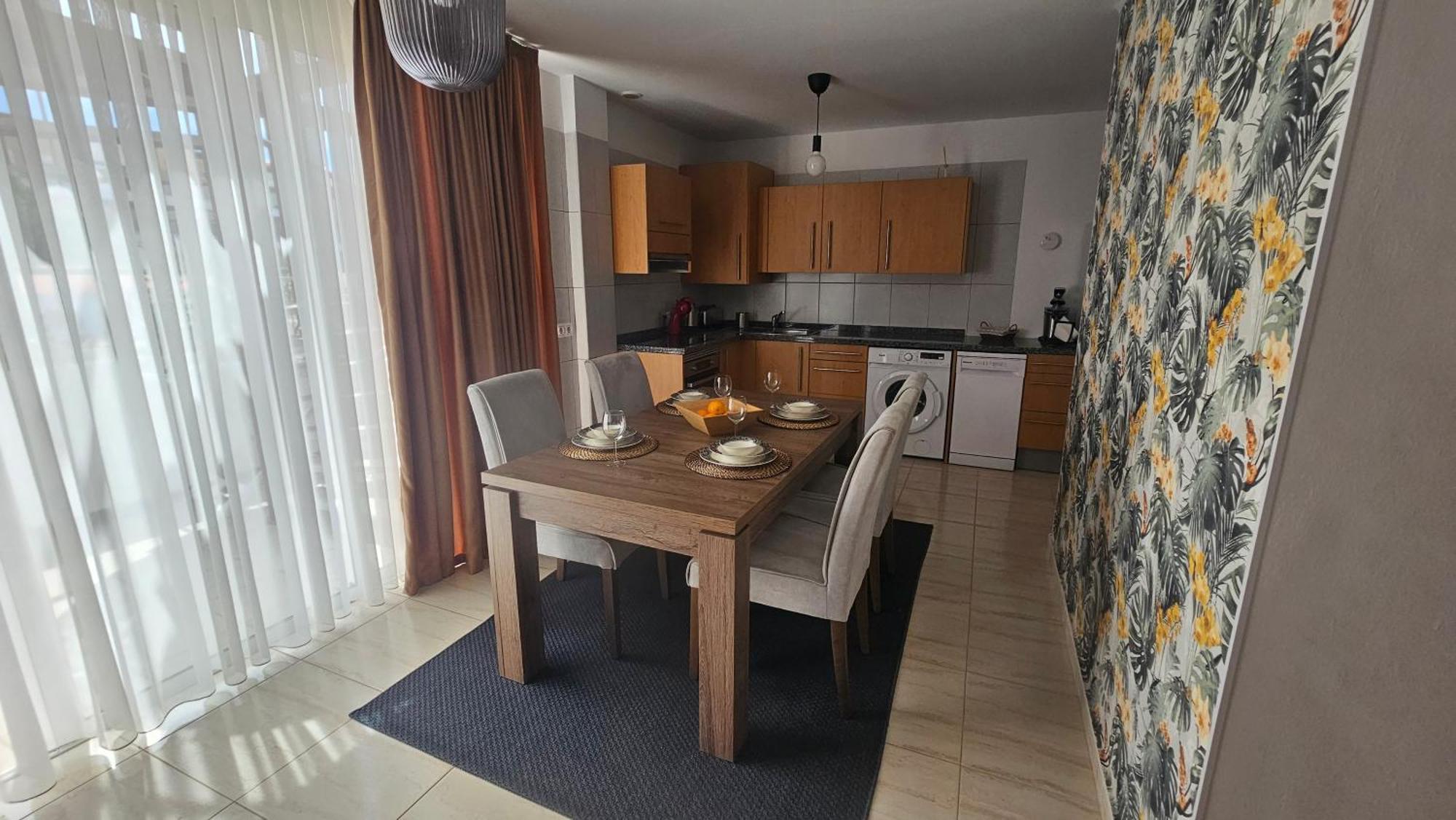 Ocean Breeze Retreat Apartment Сан Мигел де Абона Екстериор снимка